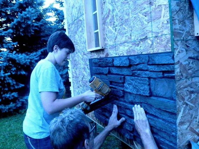 Screwing on the panels