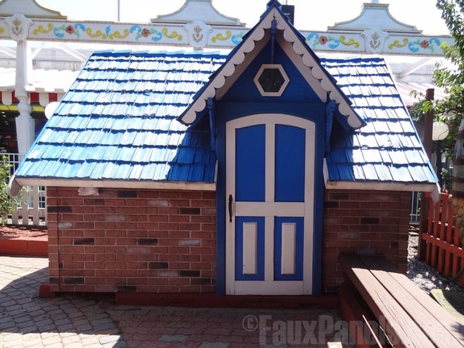 New York's Adventure Land park playhouse with Nailon brick siding.