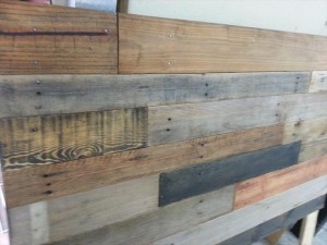101palletideas.com posted this close-up of a real reclaimed wood boardboard. 