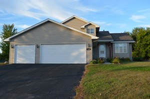 BEFORE: Lori's home was fairly cookie-cutter
